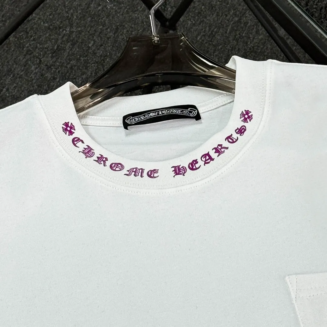 P170 Chrome Hearts Chrome Hearts 25 high version. The fabric is made of 300 grams of high-density pure cotton. It does not deform or shrink. It has three complete labels. It is the same style for men and women. Technology: thick silicone printing. Color: three colors. SIZE: S-XL.
